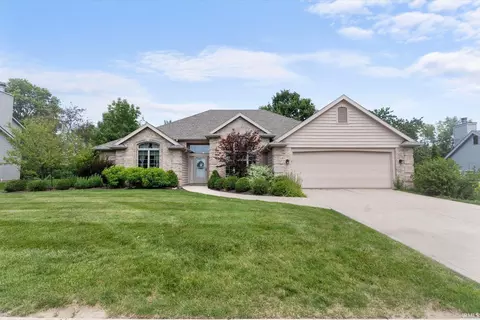 10034 White Cedar Rd, Fort Wayne, IN 46804