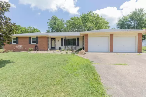 11111 Karendale Ct, Evansville, IN 47720