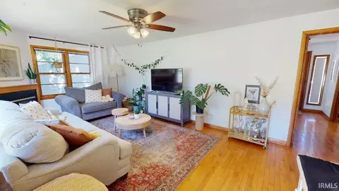 Living - 425 E Dodds St, Bloomington, IN 47401 photo 1 of 3