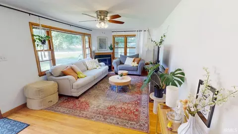 Living - 425 E Dodds St, Bloomington, IN 47401 photo 3 of 3