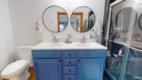 Bath - 425 E Dodds St, Bloomington, IN 47401 photo 2 of 3