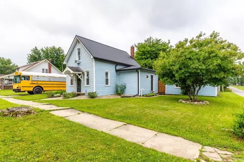 298 N Main St, Laketon, IN 46943