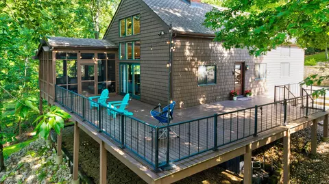 164 W Pine Dr, Santa Claus, IN 47579