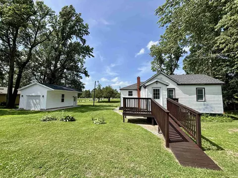 5688 W 665 N, Winamac, IN 46996
