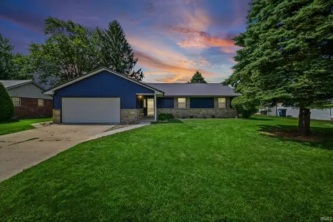 1101 Homewood Dr, Frankfort, IN 46041