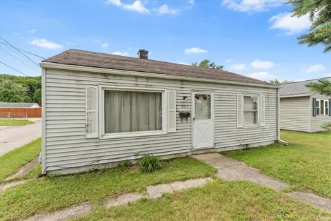 2411 Delaware St, Mishawaka, IN 46544