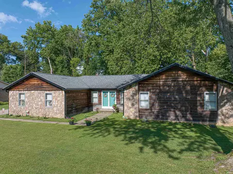 5366 Jeffries Ln, Newburgh, IN 47630