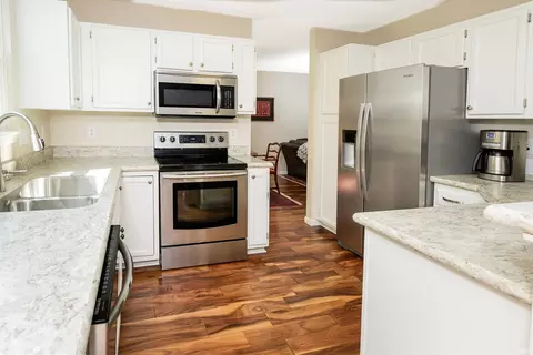 Kitchen - 2145 S White Tail Run, Bloomington, IN 47401 photo 6 of 7