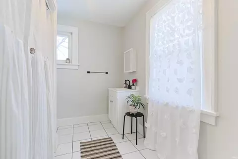 Bath - 811 Ewing Ave, South Bend, IN 46613 photo 1 of 5