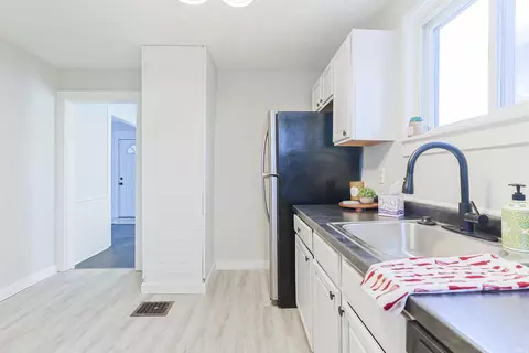 Kitchen - 811 Ewing Ave, South Bend, IN 46613 photo 4 of 4