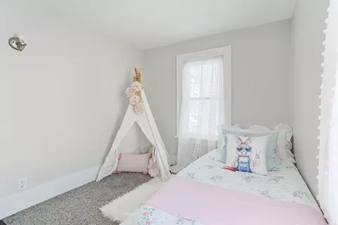 Bedroom - 811 Ewing Ave, South Bend, IN 46613 photo 6 of 6