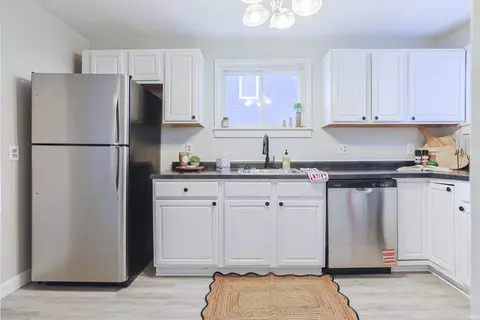 Kitchen - 811 Ewing Ave, South Bend, IN 46613 photo 3 of 4