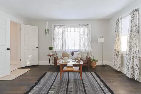 811 Ewing Ave, South Bend, IN 46613 photo 3