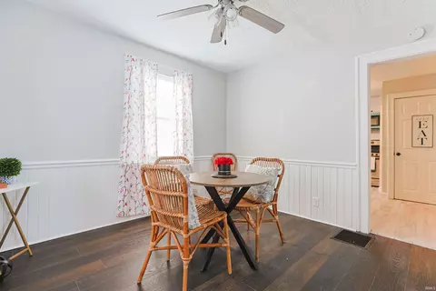 Dining - 811 Ewing Ave, South Bend, IN 46613 photo 1 of 3