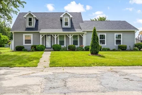 809 S Pine View Ln, Winchester, IN 47394