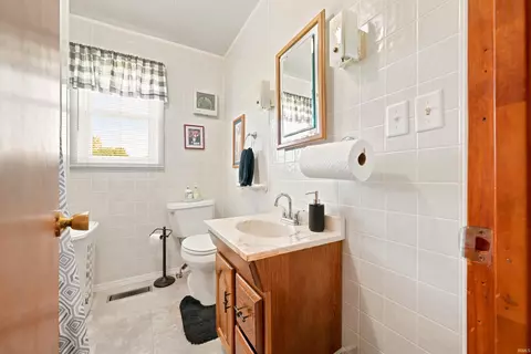 Bath - 740 E Powers St, Albany, IN 47320 photo 1 of 2