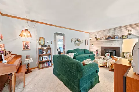 Living - 740 E Powers St, Albany, IN 47320 photo 3 of 4