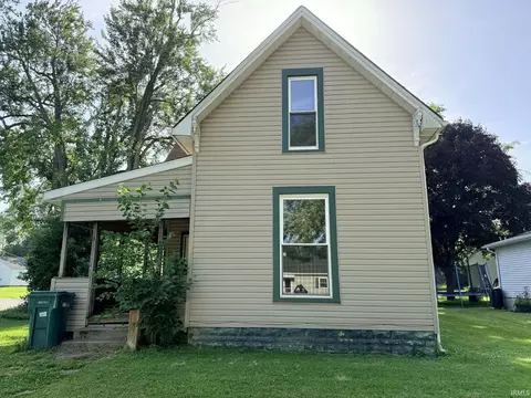 304 N Willow St, Flora, IN 46929