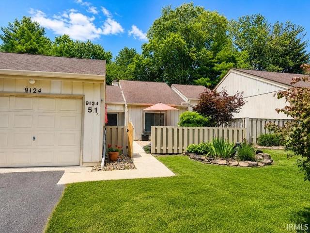 9124 S Greenridge Ln, Bloomington, IN 47401