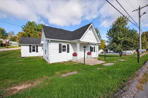 220 S 2nd St, Ellettsville, IN 47429
