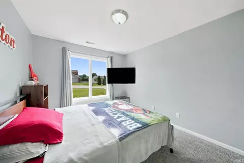 Bedroom - 825 Innkeepers Ct, Waterloo, IN 46793 photo 6 of 8