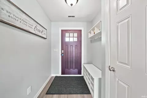 Entry Way - 825 Innkeepers Ct, Waterloo, IN 46793 photo 2 of 2