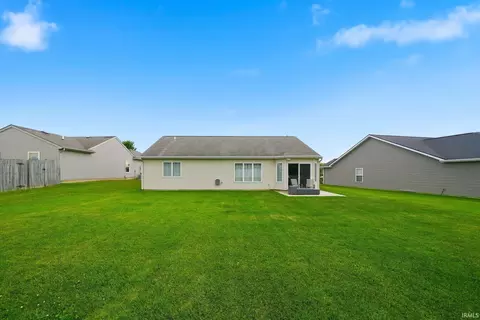 Exterior - 825 Innkeepers Ct, Waterloo, IN 46793 photo 6 of 14