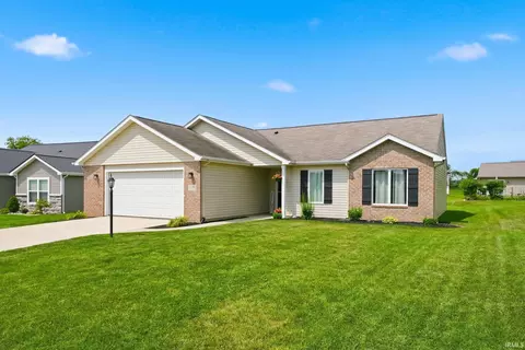 Exterior - 825 Innkeepers Ct, Waterloo, IN 46793 photo 3 of 14