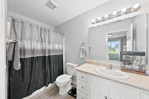 Bath - 825 Innkeepers Ct, Waterloo, IN 46793 photo 2 of 2