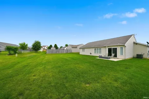 Exterior - 825 Innkeepers Ct, Waterloo, IN 46793 photo 10 of 14