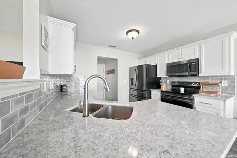 Kitchen - 825 Innkeepers Ct, Waterloo, IN 46793 photo 1 of 4