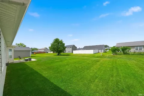 Exterior - 825 Innkeepers Ct, Waterloo, IN 46793 photo 13 of 14