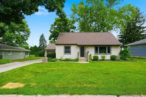 912 E 1st St, Auburn, IN 46706