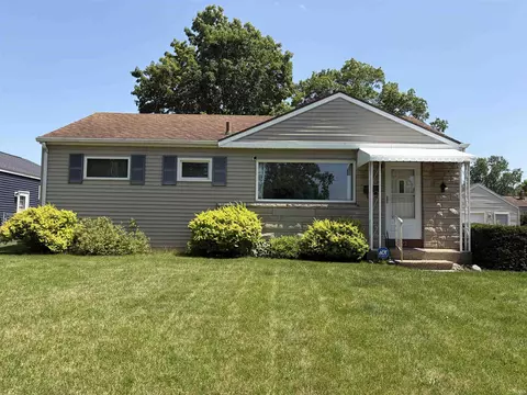 2322 Rockne Dr, South Bend, IN 46615