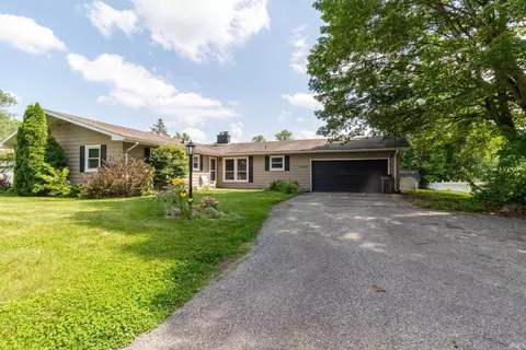 30046 Westlake Dr, Elkhart, IN 46514