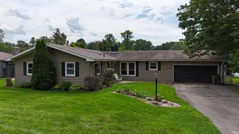 30046 Westlake Dr, Elkhart, IN 46514