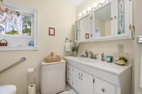 Bath - 702 N Wayne St, Warren, IN 46792 photo 2 of 4