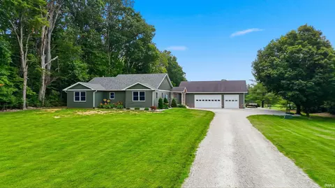 4279 W 100 N Rd, Huntington, IN 46750