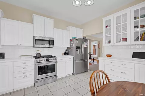 Kitchen - 2107 Park Ave, Bedford, IN 47421 photo 2 of 3