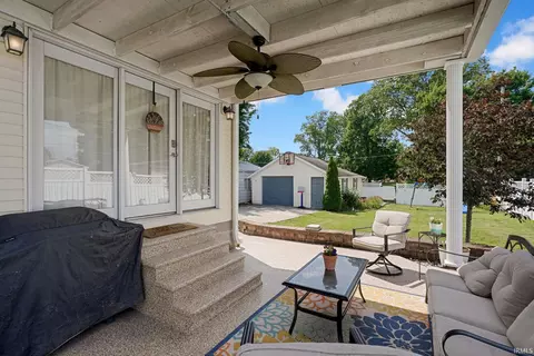 Exterior - 2107 Park Ave, Bedford, IN 47421 photo 4 of 7