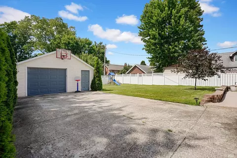 Exterior - 2107 Park Ave, Bedford, IN 47421 photo 7 of 7