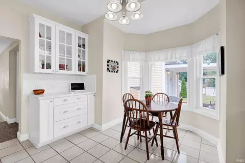 Dining - 2107 Park Ave, Bedford, IN 47421 photo 3 of 3