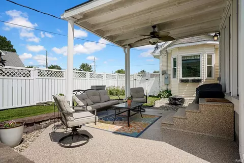 Exterior - 2107 Park Ave, Bedford, IN 47421 photo 3 of 7