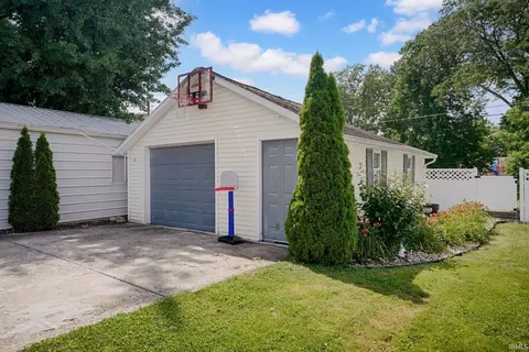 Exterior - 2107 Park Ave, Bedford, IN 47421 photo 6 of 7
