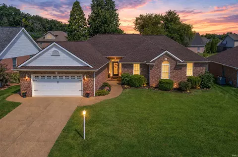 2742 Charlestown Ct, Evansville, IN 47725