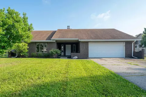4102 W Squire Ct, Muncie, IN 47304