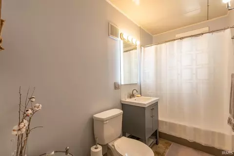Bath - 1901 E Maxwell Ln, Bloomington, IN 47401 photo 1 of 2