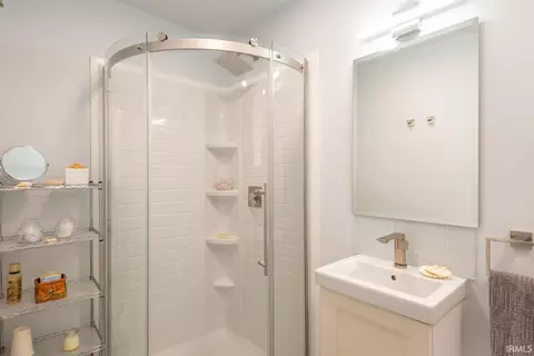 Bath - 1901 E Maxwell Ln, Bloomington, IN 47401 photo 2 of 2