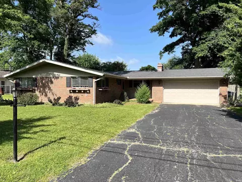 1930 N Tree St, Parker City, IN 47368