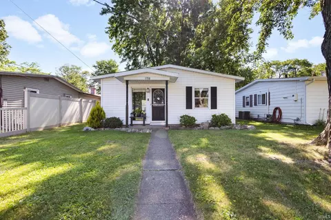1708 Lynn St, Mishawaka, IN 46545